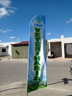 banderas y promocionales personalizadas para CAMPI Veterinaria hechas en banderolas mexicanas