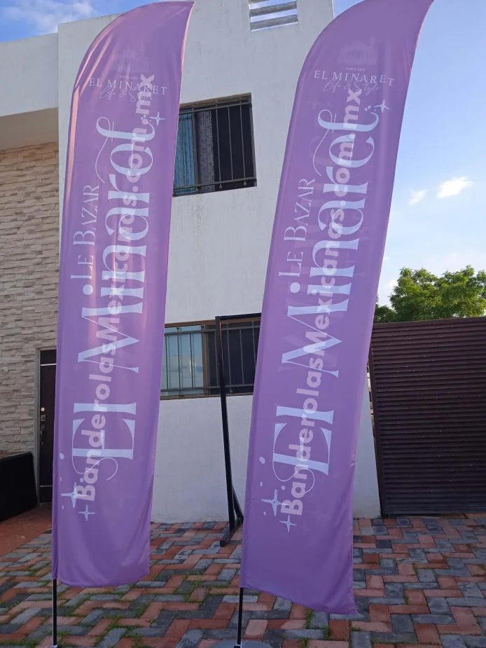 Banderas publicitarias personalizadas para restaurantes hecha en Banderolas Mexicanas.