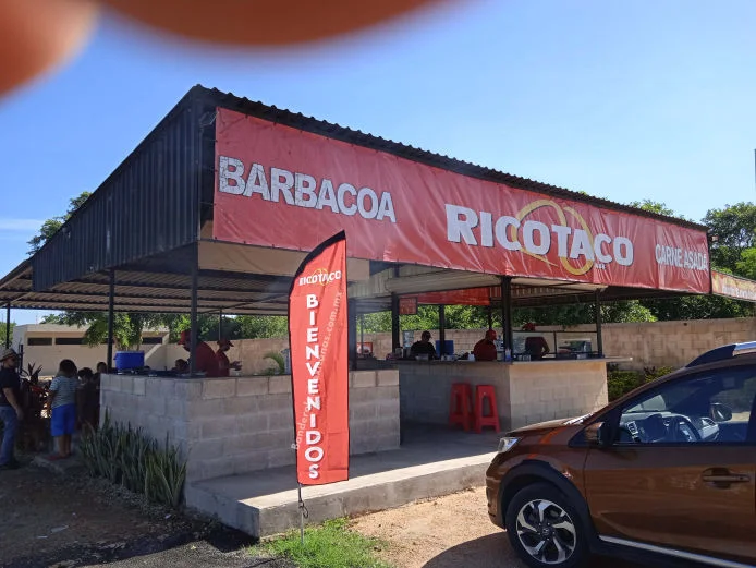 Banderas publicitarias personalizadas fabricada para Taqueria Barbacoa Rico Taco