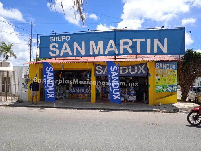 Banderas tipo vela personalizadas fabricadas para Sandux grupo san martin