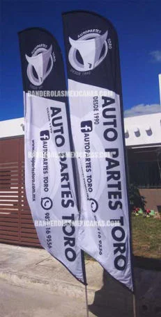 banderas publicitarias y promocionales personalizadas para autopartes toro hechas en banderolas mexicanas