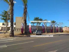 banderas publicitarias y promocionales personalizadas para inmobiliaria merida yucatan hechas en banderolas mexicanas