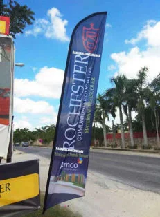 banderas publicitarias y promocionales personalizadas para escuela rochester hechas en banderolas mexicanas