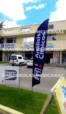 banderas publicitarias y promocionales personalizadas para diagnolab hechas en banderolas mexicanas
